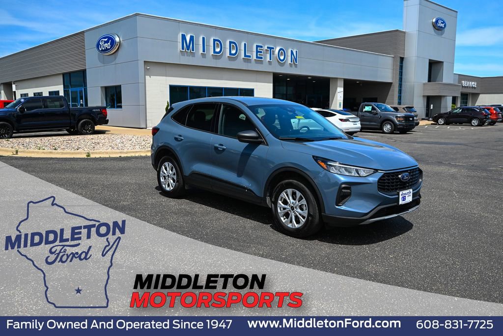 Certified 2025 Ford Escape Active w/ Cold Weather Package AWD/4WD image 1