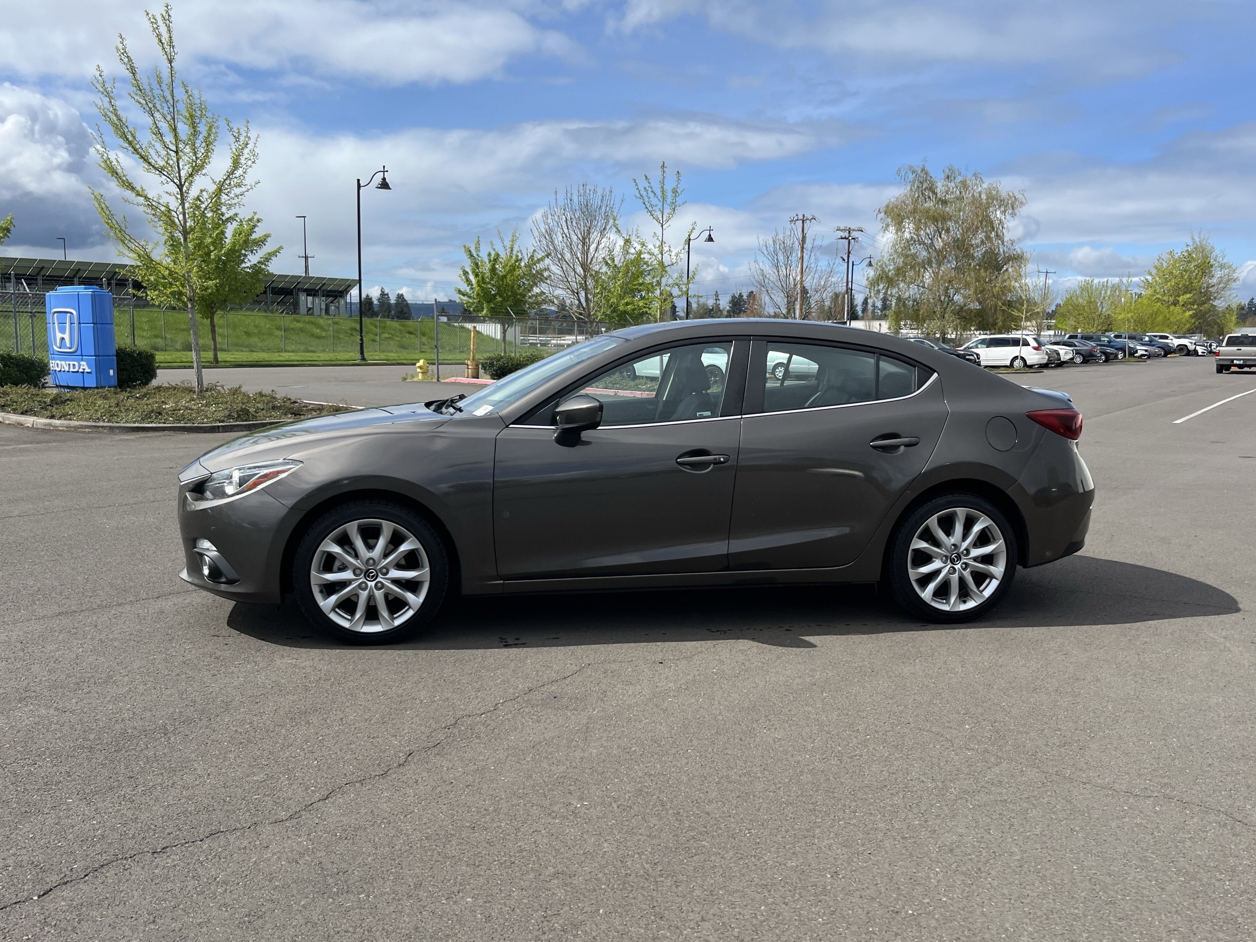 Used 2014 MAZDA MAZDA3 s Grand Touring image 2