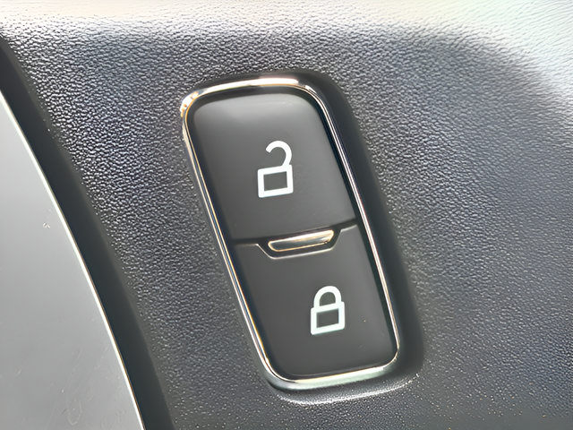 Used 2025 Ford Bronco Outer Banks AWD/4WD image 11
