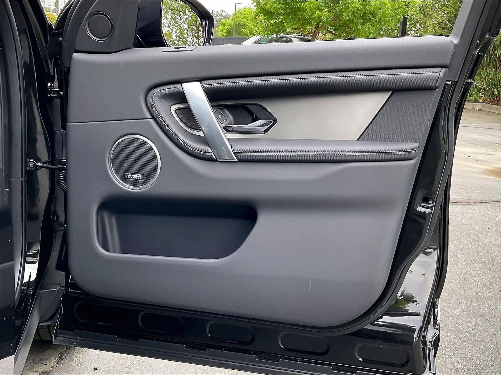 New 2026 Land Rover Discovery Sport Landmark AWD/4WD image 30