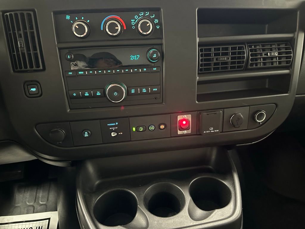 Used 2022 Chevrolet Express 3500 w/ Power Convenience Package image 26