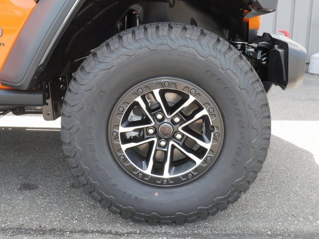 New 2025 Jeep Wrangler Unlimited Rubicon w/ XTREMEE 35" Tire Package image 15