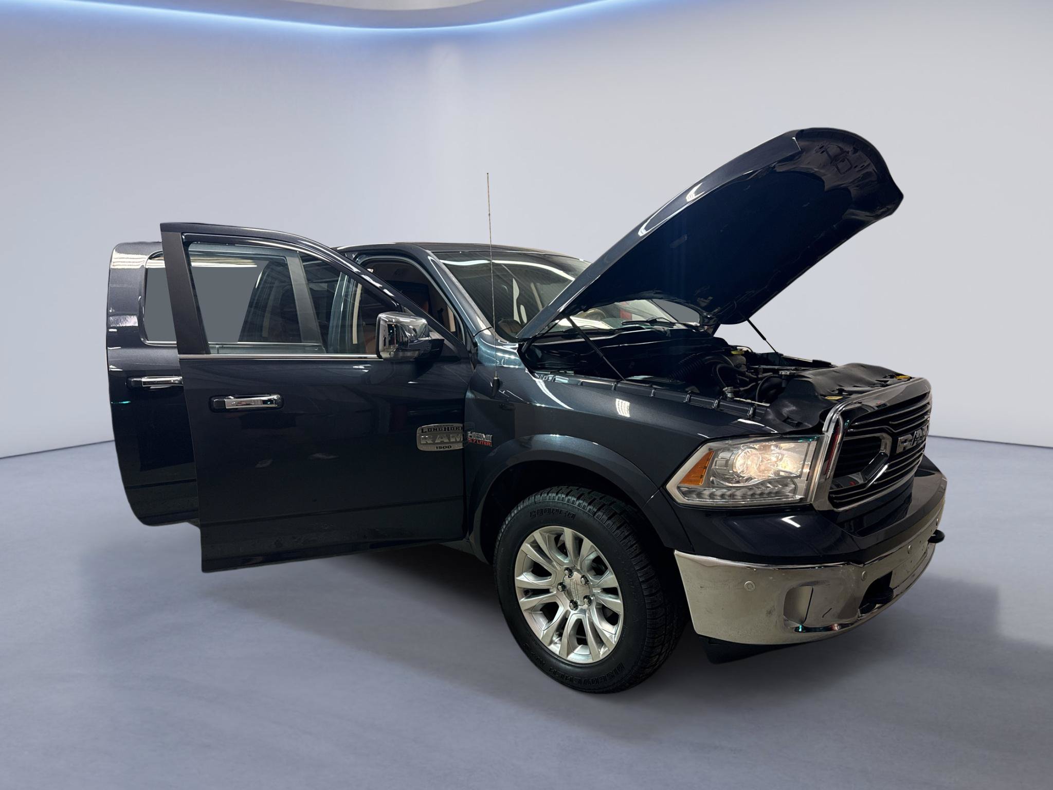 Used 2017 RAM 1500 Laramie Longhorn w/ Convenience Group AWD/4WD image 9