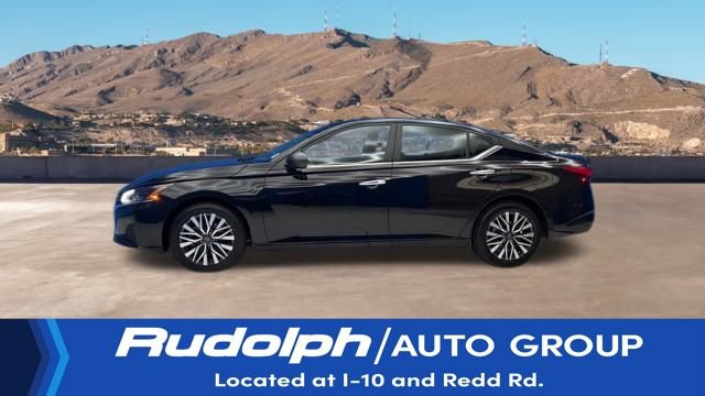 Used 2024 Nissan Altima 2.5 SV image 2