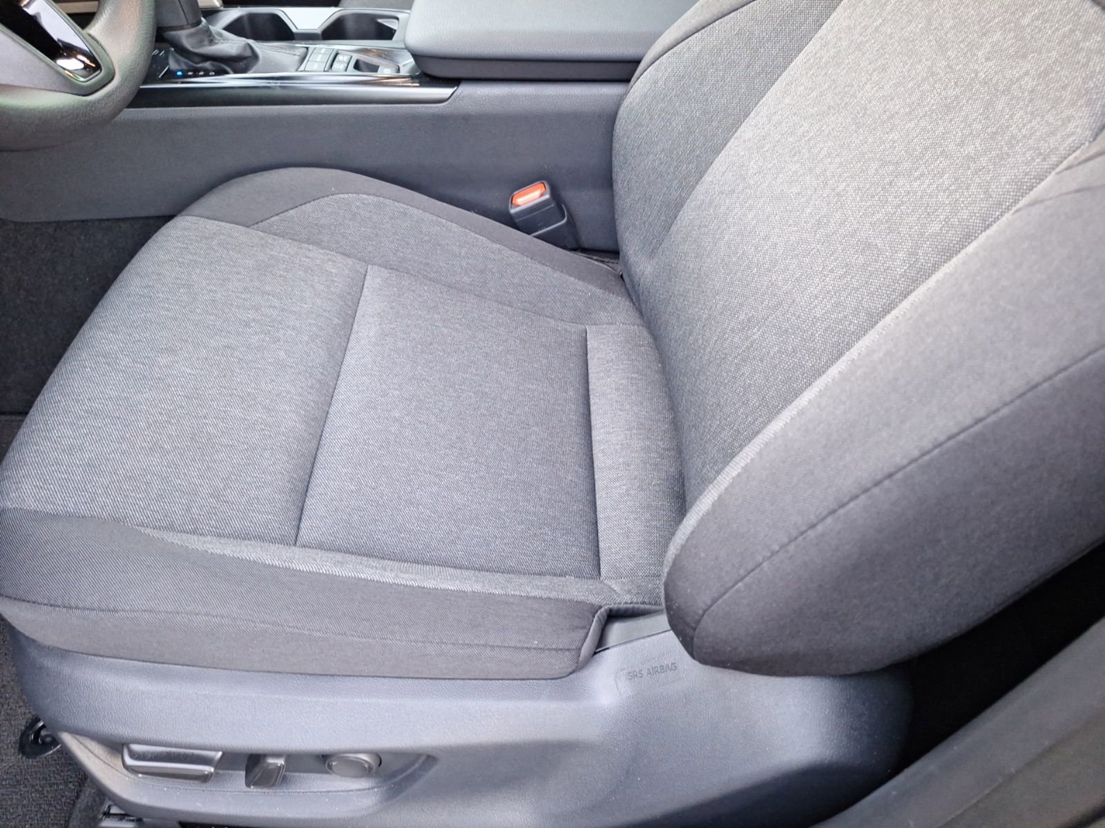 Used 2026 Toyota Camry LE w/ Convenience Package image 16