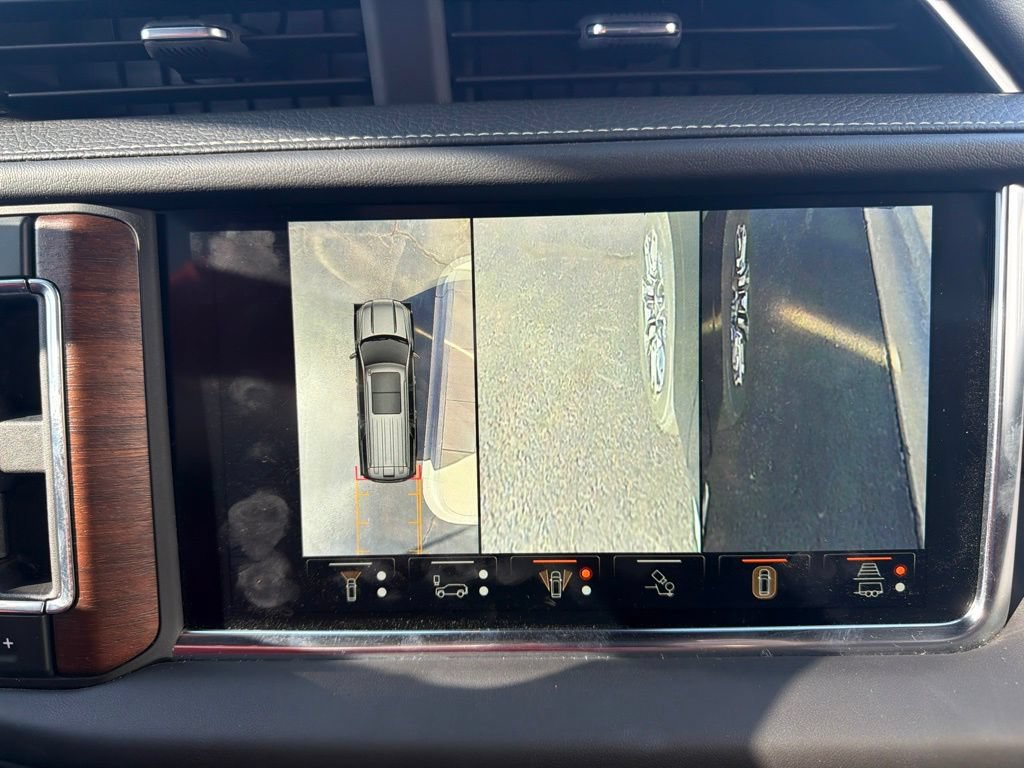 Used 2024 GMC Yukon Denali Ultimate AWD/4WD image 21