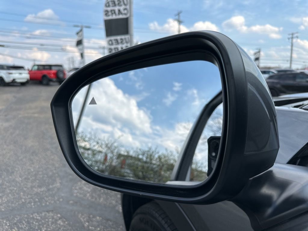 Used 2025 Nissan Kicks SV w/ SV Premium Package image 3