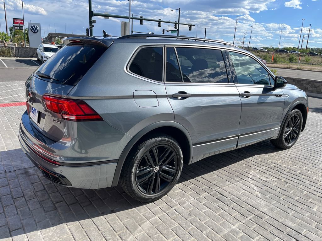 Certified 2022 Volkswagen Tiguan SE R-Line AWD/4WD image 9