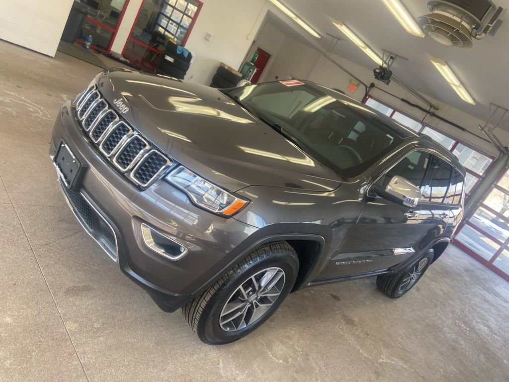 Used 2017 Jeep Grand Cherokee Limited image 4