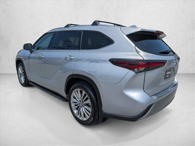 Used 2025 Toyota Highlander Platinum AWD/4WD image 8