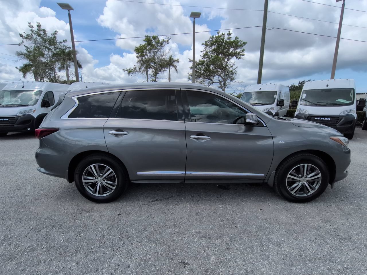 Used 2020 INFINITI QX60 Luxe FWD image 4