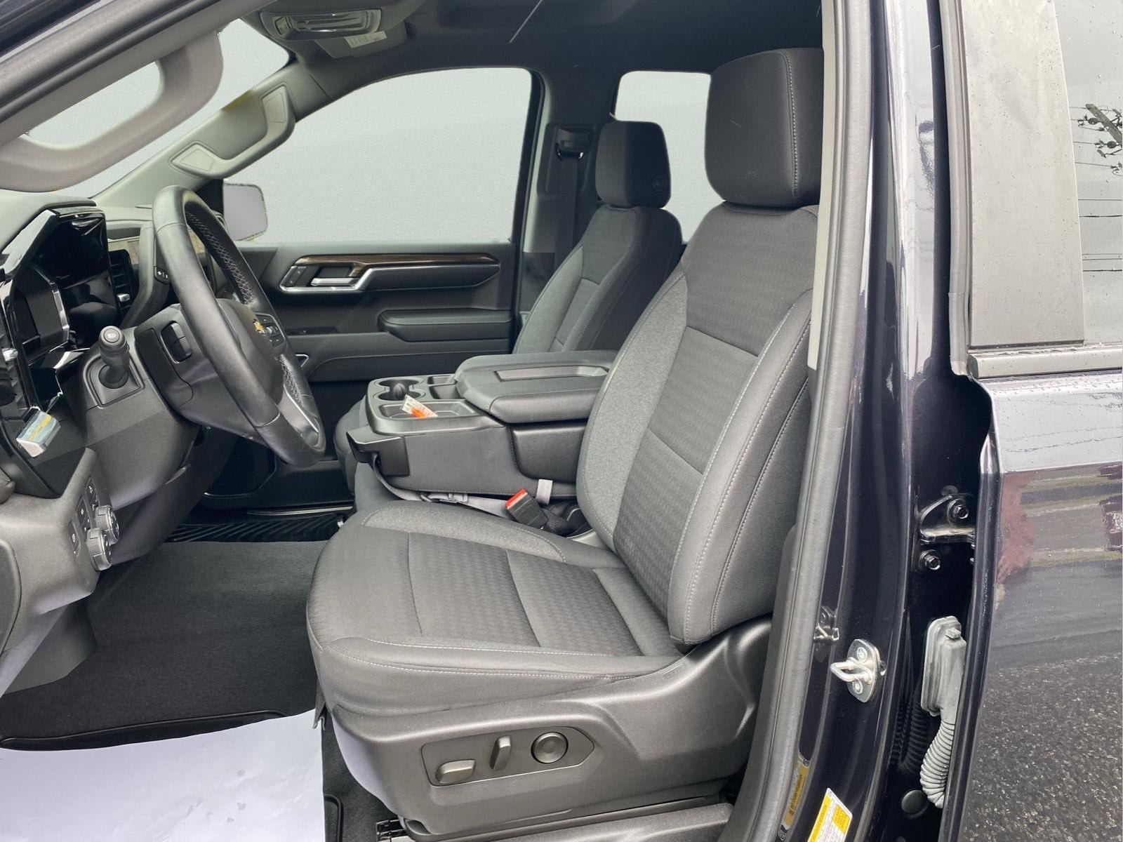 Used 2023 Chevrolet Silverado 1500 LT AWD/4WD image 19