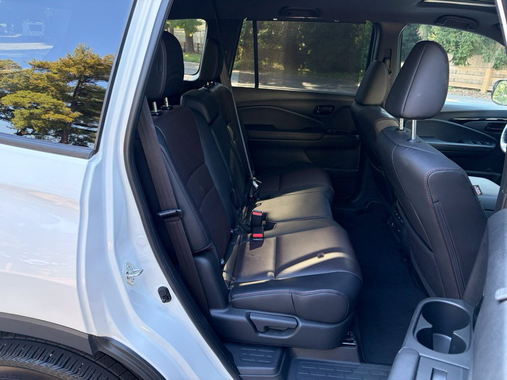 Used 2024 Honda Passport Black Edition image 32