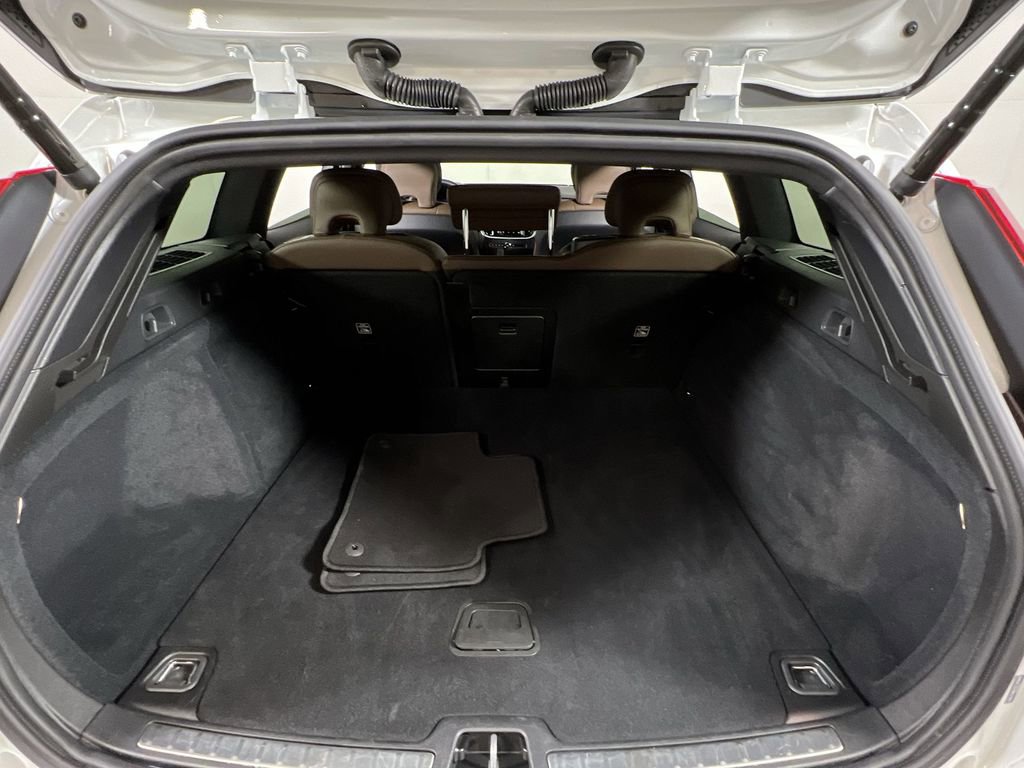 Certified 2025 Volvo V60 B5 Cross Country Plus image 20