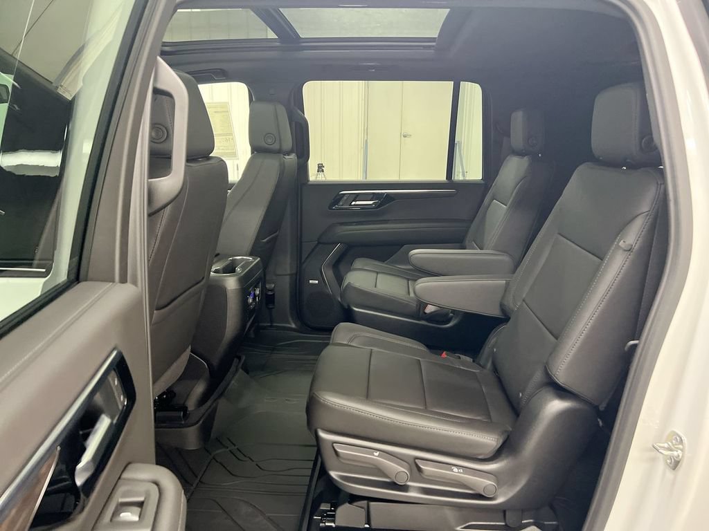 New 2026 Chevrolet Suburban Z71 w/ Z71 Off-Road Package AWD/4WD image 24