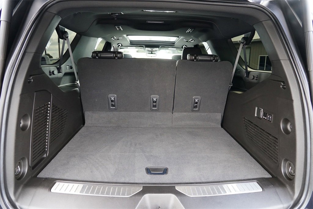 Used 2023 Chevrolet Suburban High Country image 27