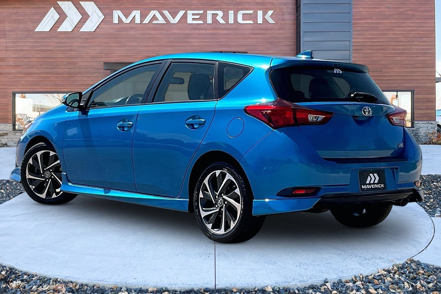 Used 2018 Toyota Corolla iM w/ All-Weather Mat Package FWD image 4