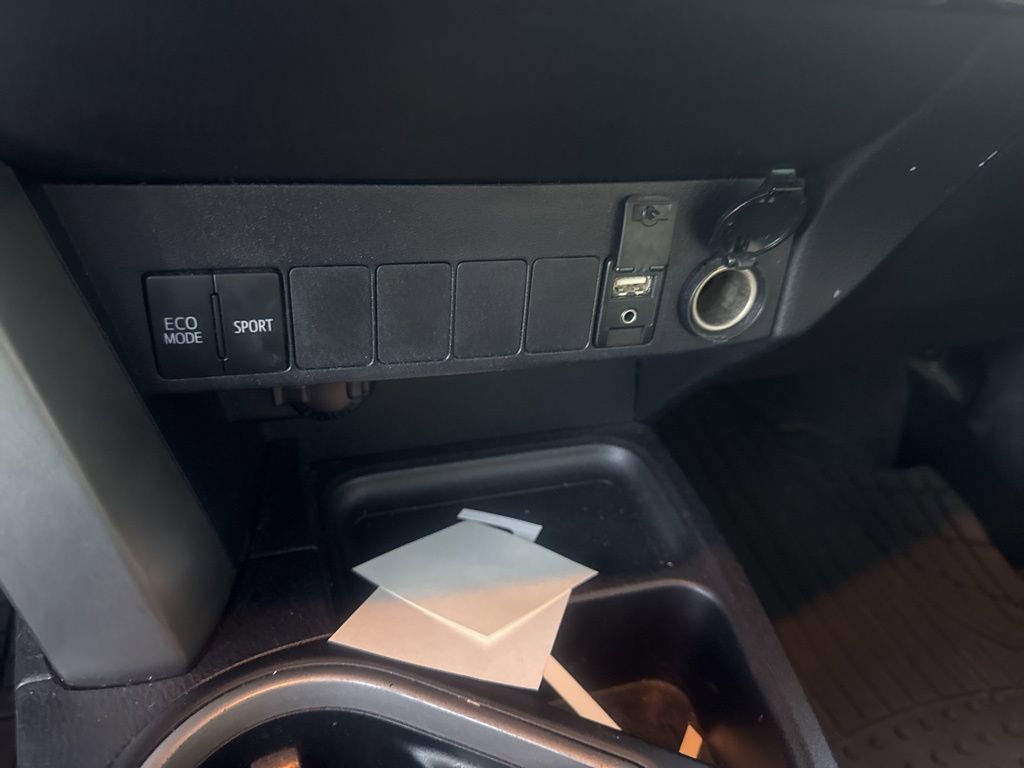 Used 2017 Toyota RAV4 XLE image 6