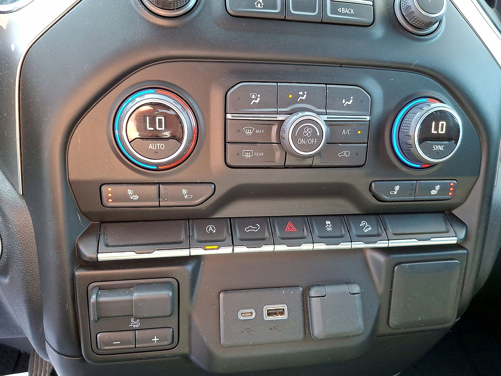 Used 2019 Chevrolet Silverado 1500 LT w/ All-Star Edition AWD/4WD image 19