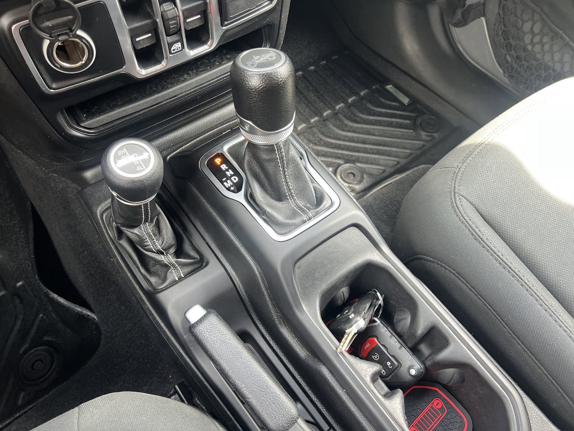 Used 2019 Jeep Wrangler Unlimited Sahara w/ Cold Weather Group image 8