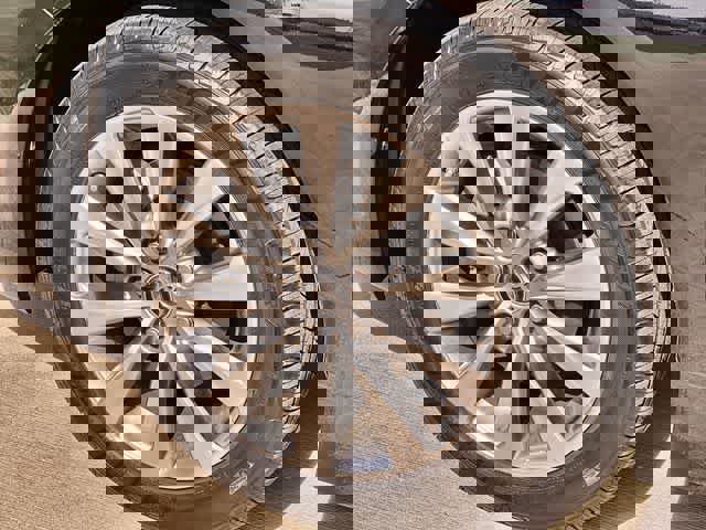 Used 2017 Toyota Camry XLE image 9