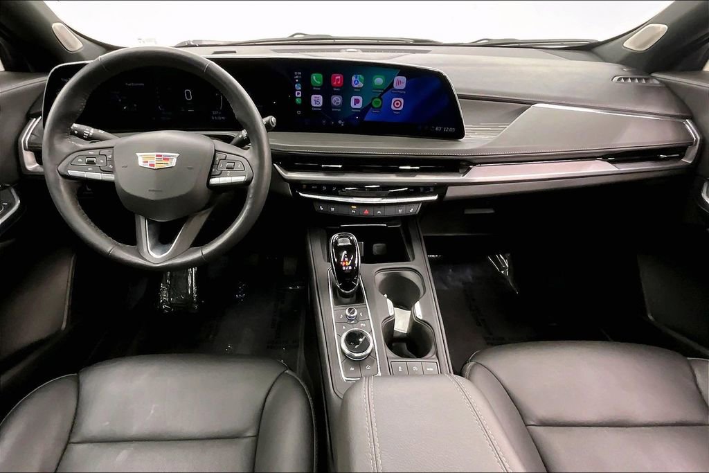Used 2024 Cadillac XT4 Premium Luxury image 14
