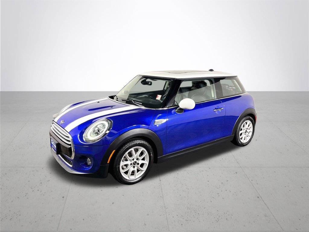 Used 2019 MINI Cooper 2-Door Hardtop w/ Premium Package FWD image 2