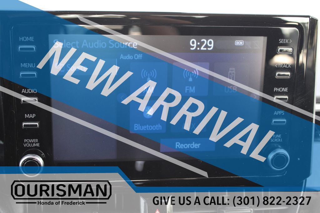 Used 2020 Toyota Corolla LE FWD image 29