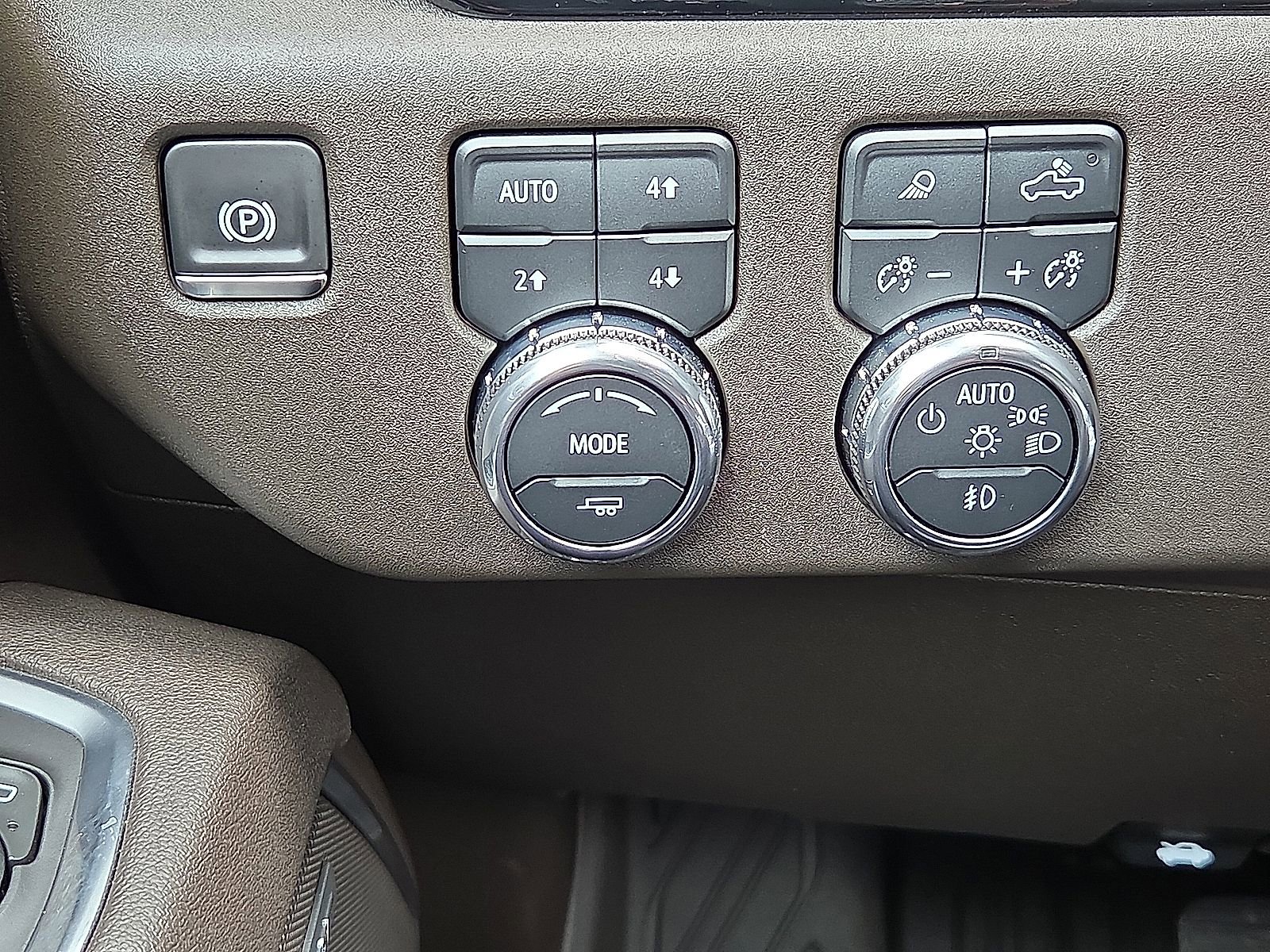 Used 2025 GMC Sierra 2500 SLT w/ SLT Premium Package AWD/4WD image 20