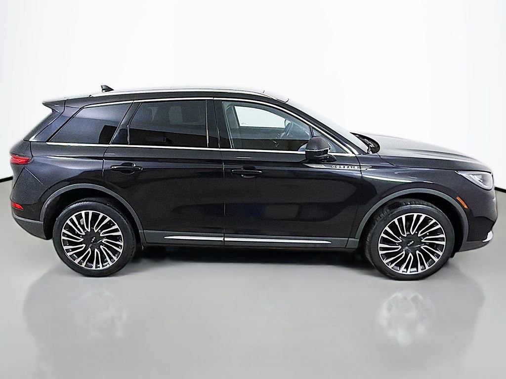 Used 2022 Lincoln Corsair Reserve w/ Elements Package image 16