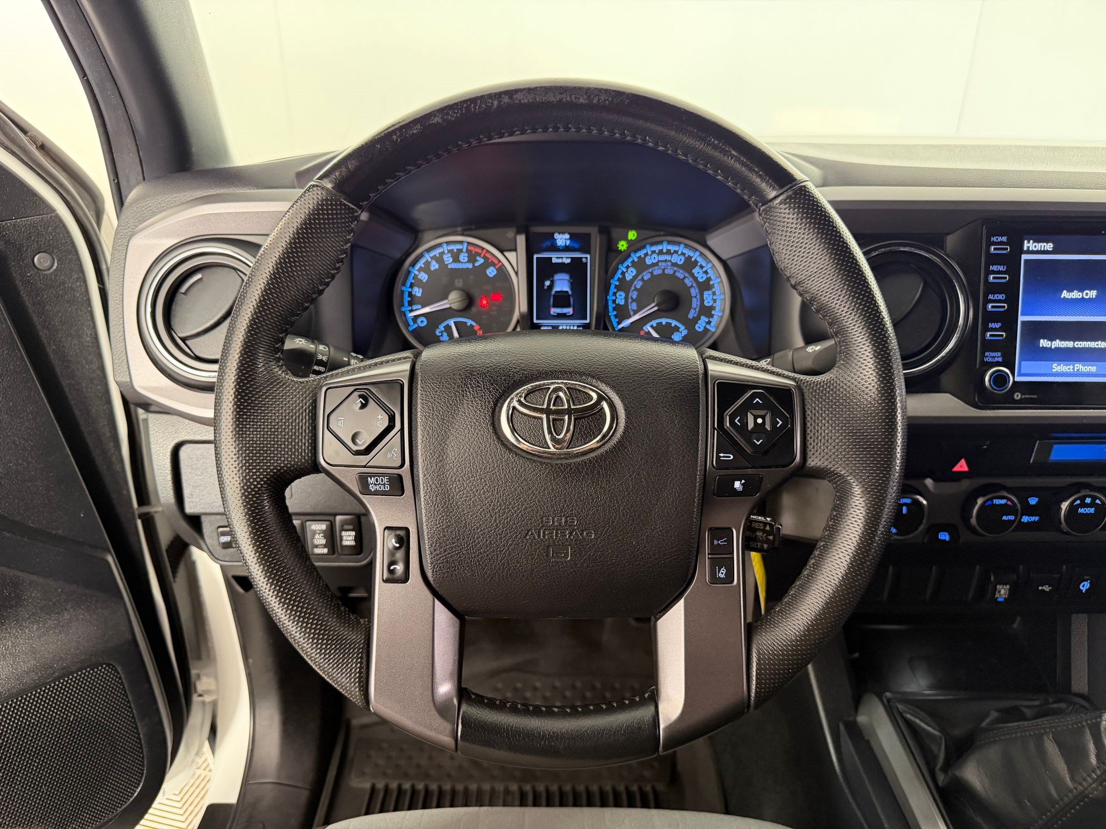 Used 2022 Toyota Tacoma TRD Off-Road w/ Black Out Package (TMS) AWD/4WD image 11