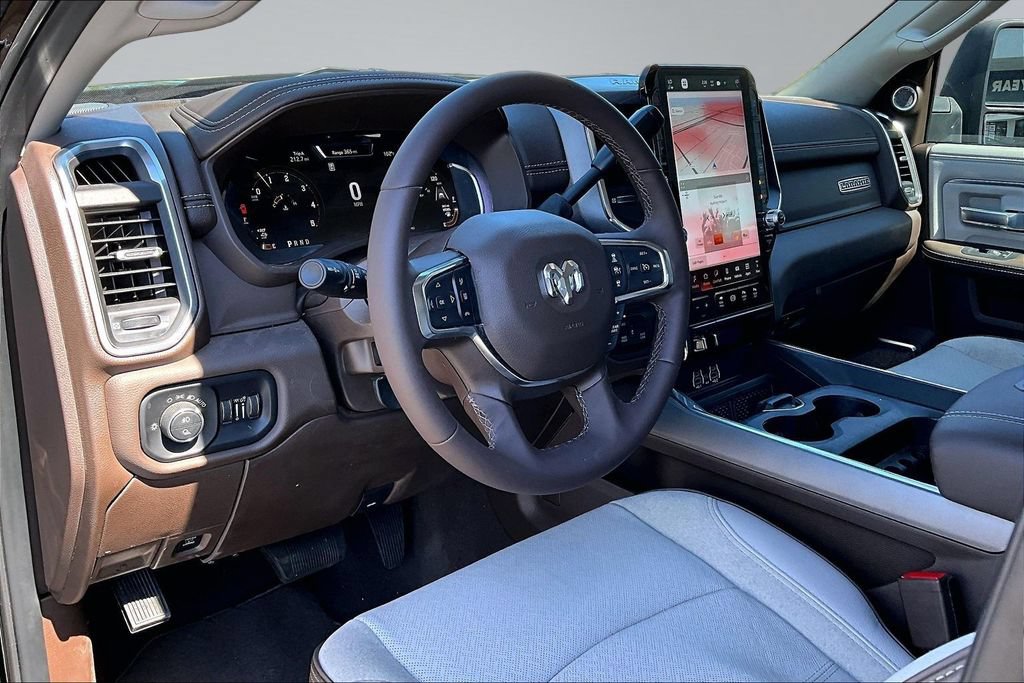 Used 2025 RAM 2500 Laramie AWD/4WD image 4