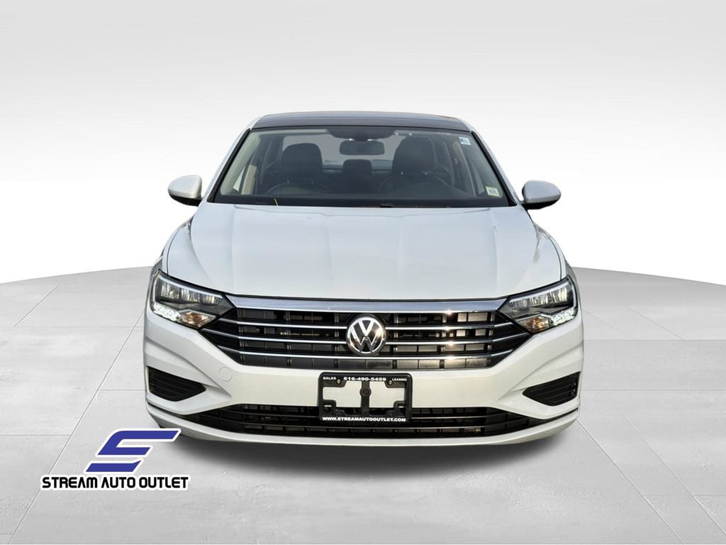 Used 2019 Volkswagen Jetta SE FWD image 2