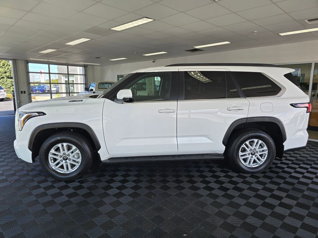 Certified 2026 Toyota Sequoia SR5 AWD/4WD image 6