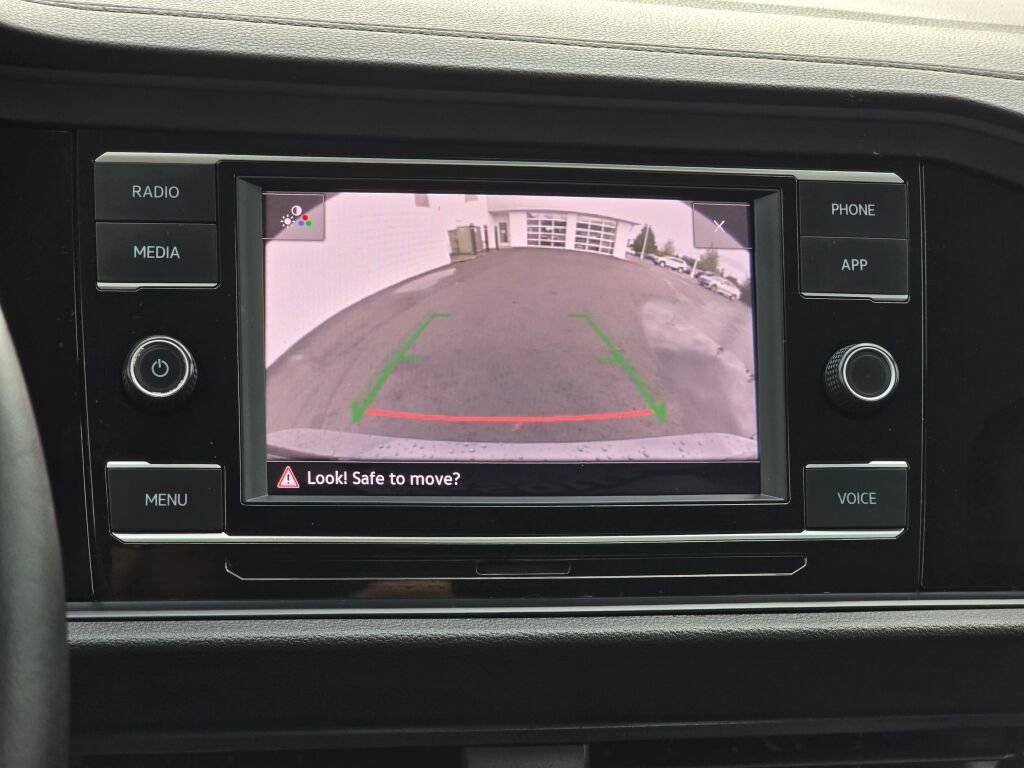 Used 2024 Volkswagen Jetta SE image 32