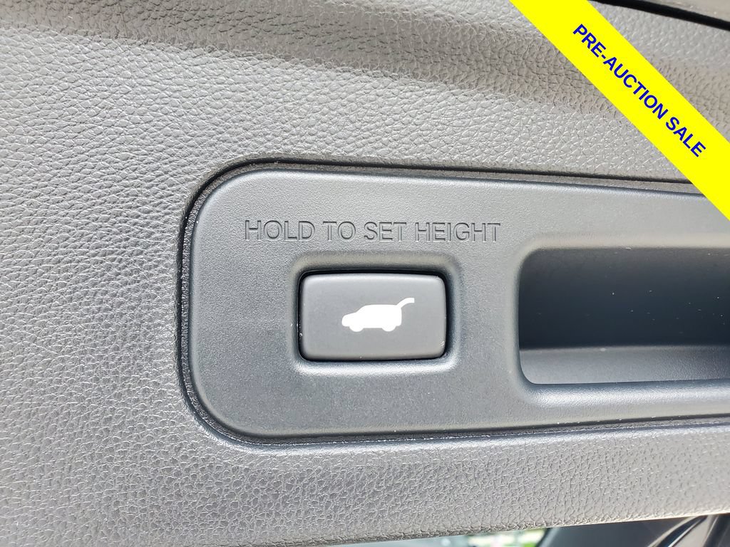 Certified 2024 Acura MDX w/ Technology Package FWD image 9