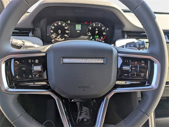 New 2025 Land Rover Discovery Sport Dynamic SE image 8