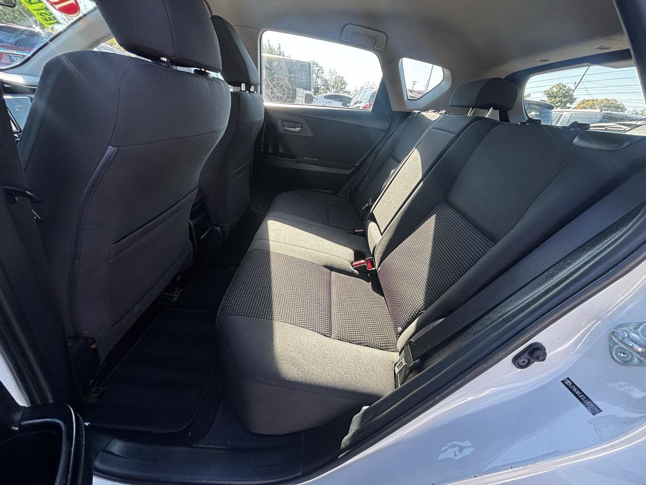 Used 2018 Toyota Corolla iM w/ Carpet Mat Package (TMS) FWD image 14