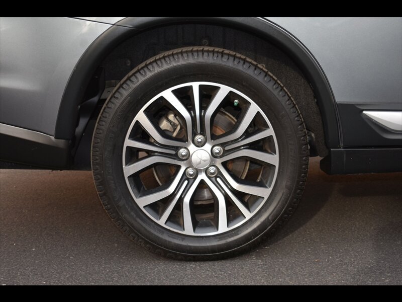 Used 2016 Mitsubishi Outlander SE FWD image 34