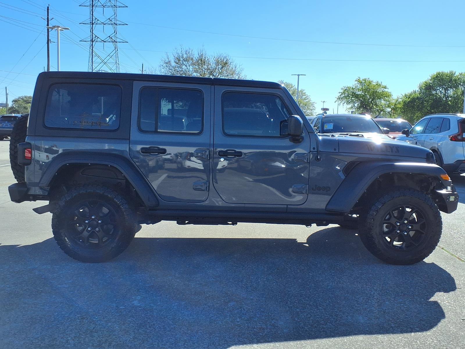 Used 2022 Jeep Wrangler Sport image 24