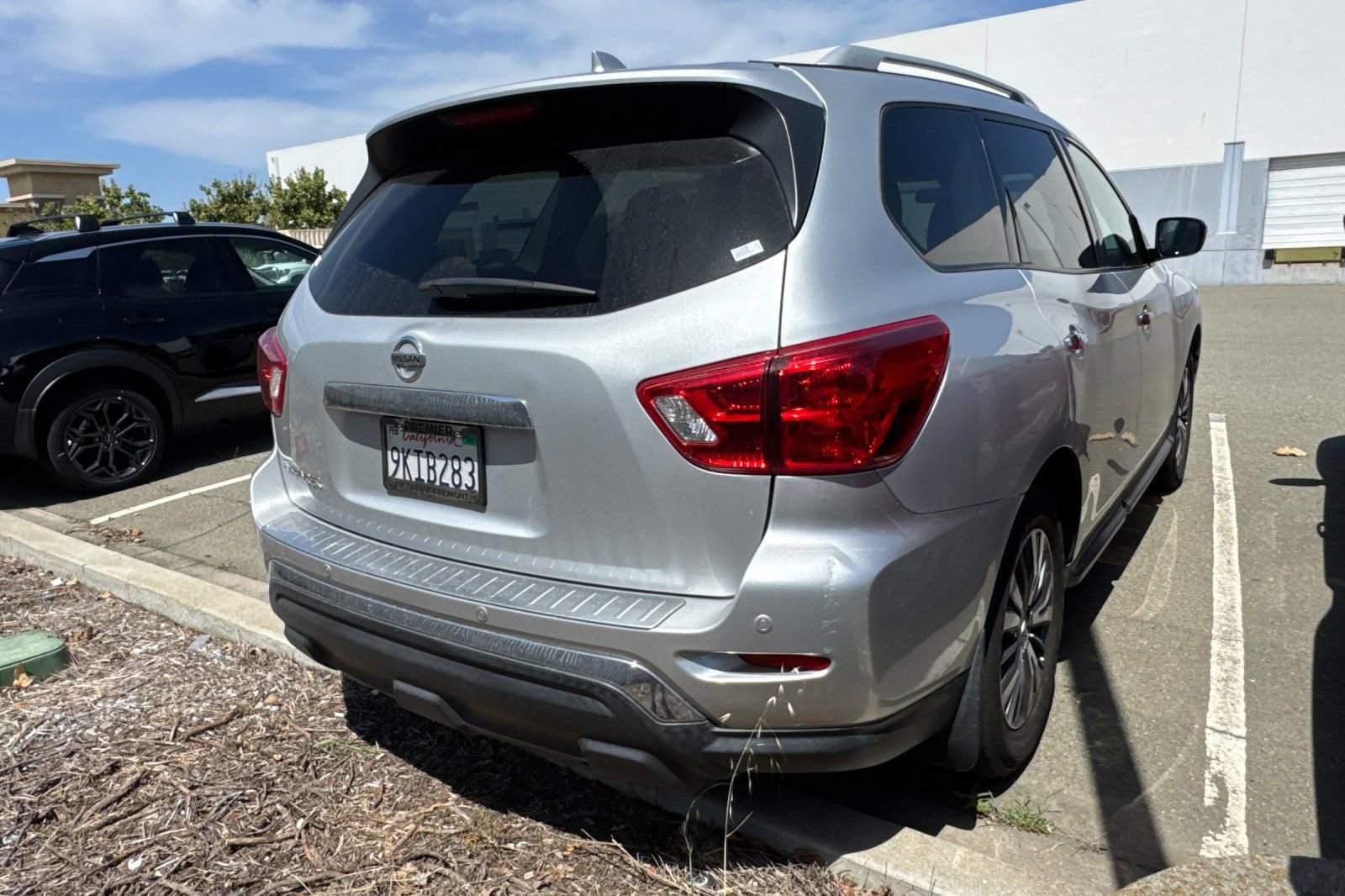 Used 2020 Nissan Pathfinder S FWD image 5