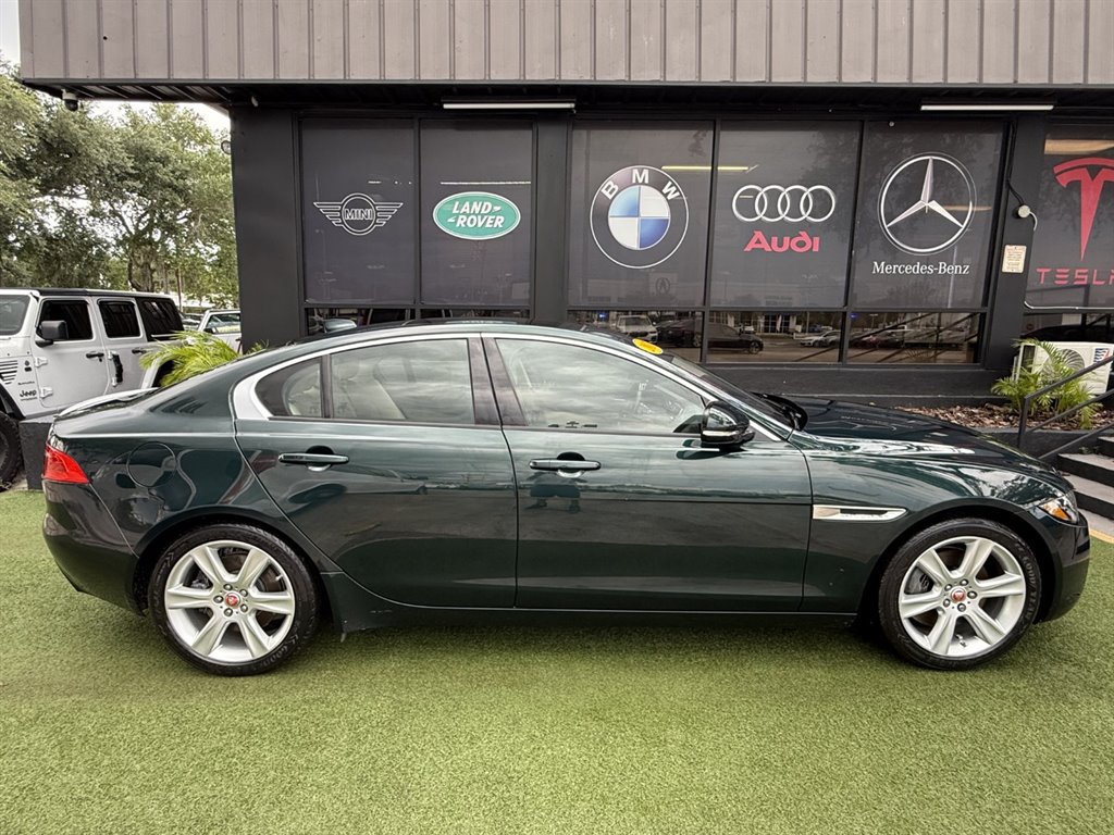 Used 2017 Jaguar XE Premium RWD image 8