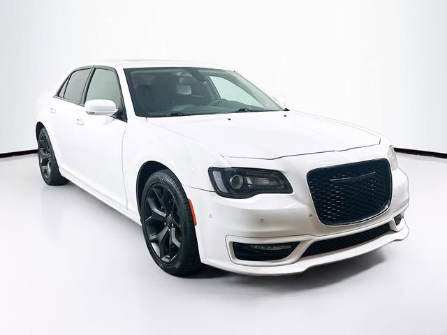 Used 2022 Chrysler 300 Touring L w/ Popular Equipment Group image 1