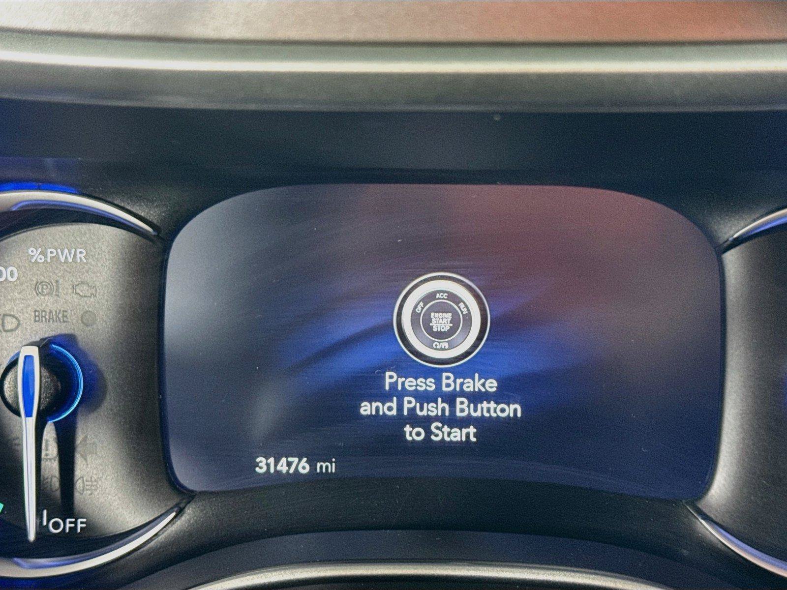 Used 2025 Chrysler Pacifica Select FWD image 6