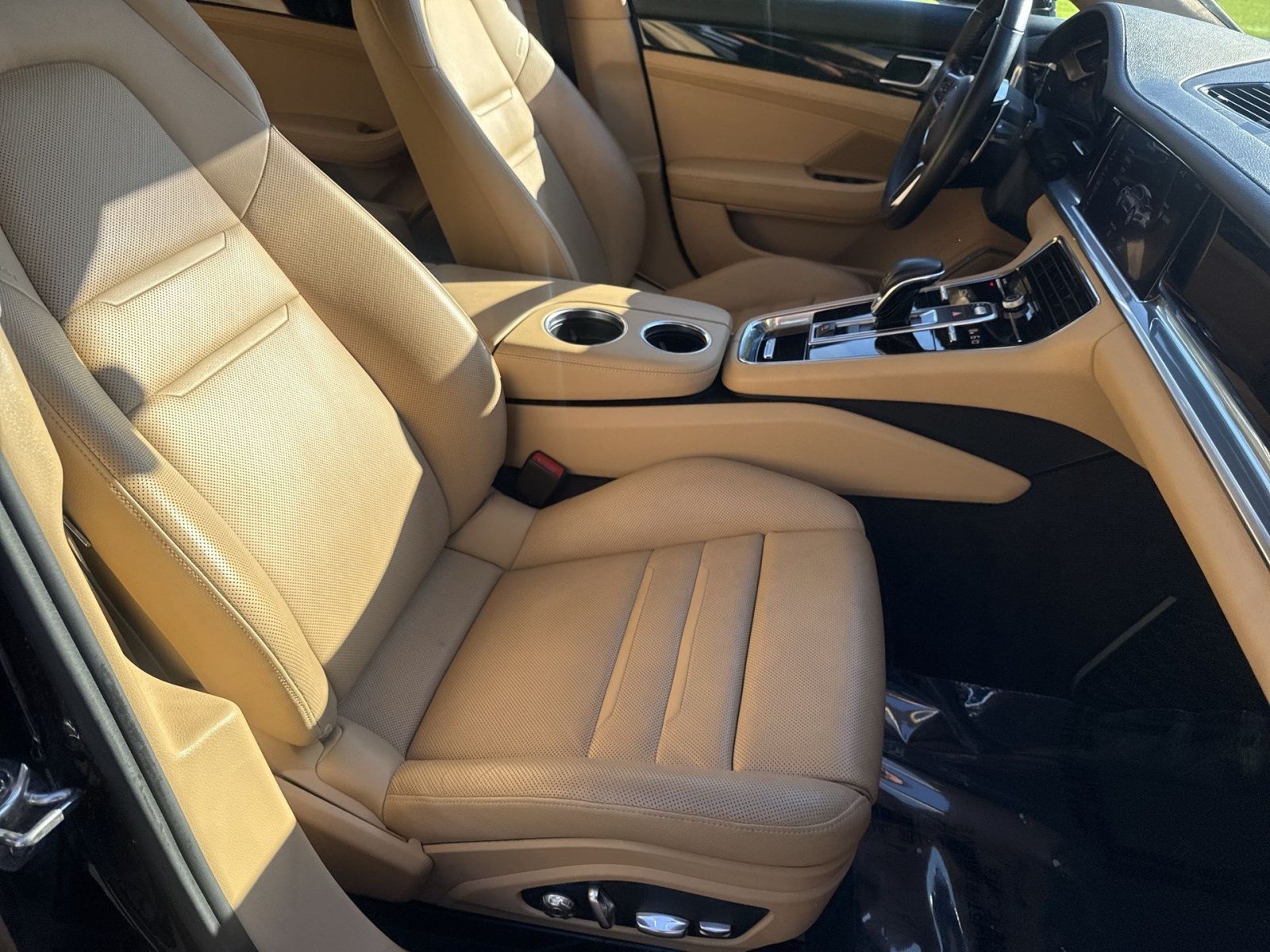 Used 2020 Porsche Panamera 4S AWD/4WD image 25