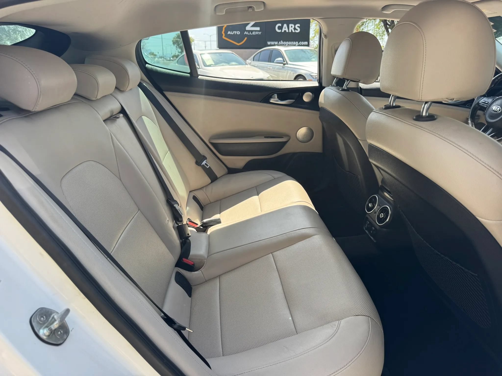 Used 2018 Kia Stinger Premium RWD image 31