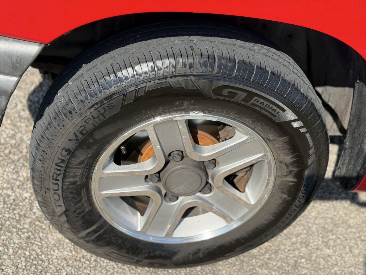 Used 2003 Chevrolet Tracker 2WD w/ Preferred Equipment Group image 17