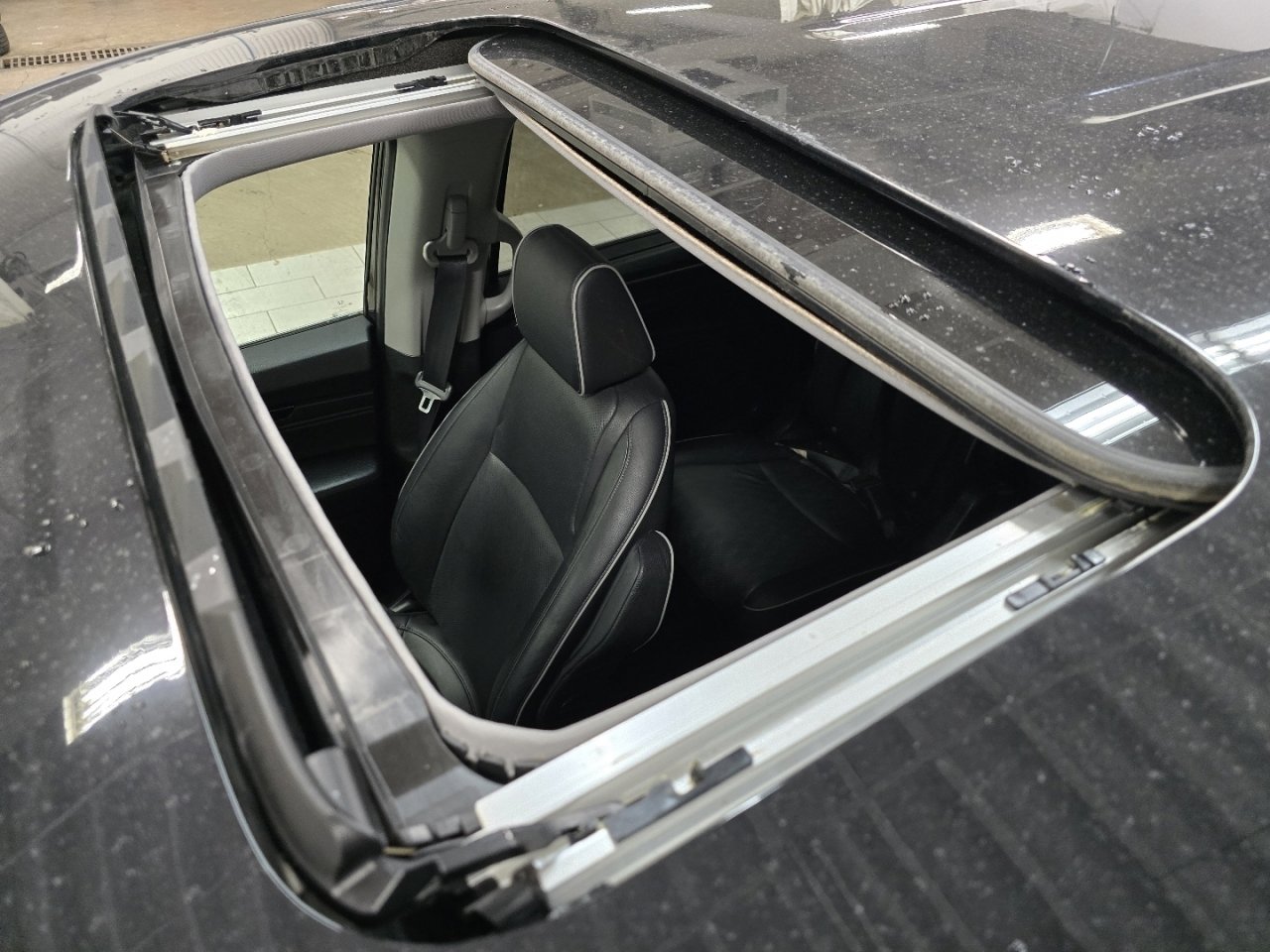 Used 2023 Honda Odyssey Elite image 3