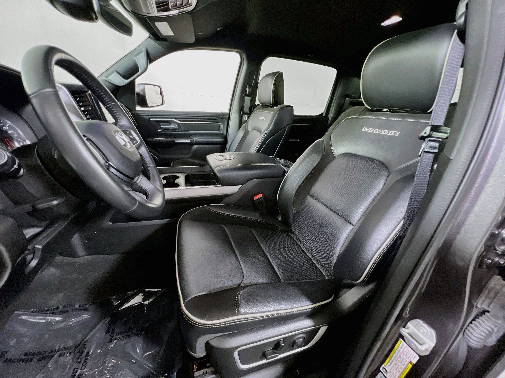 Used 2023 RAM 1500 Laramie AWD/4WD image 21