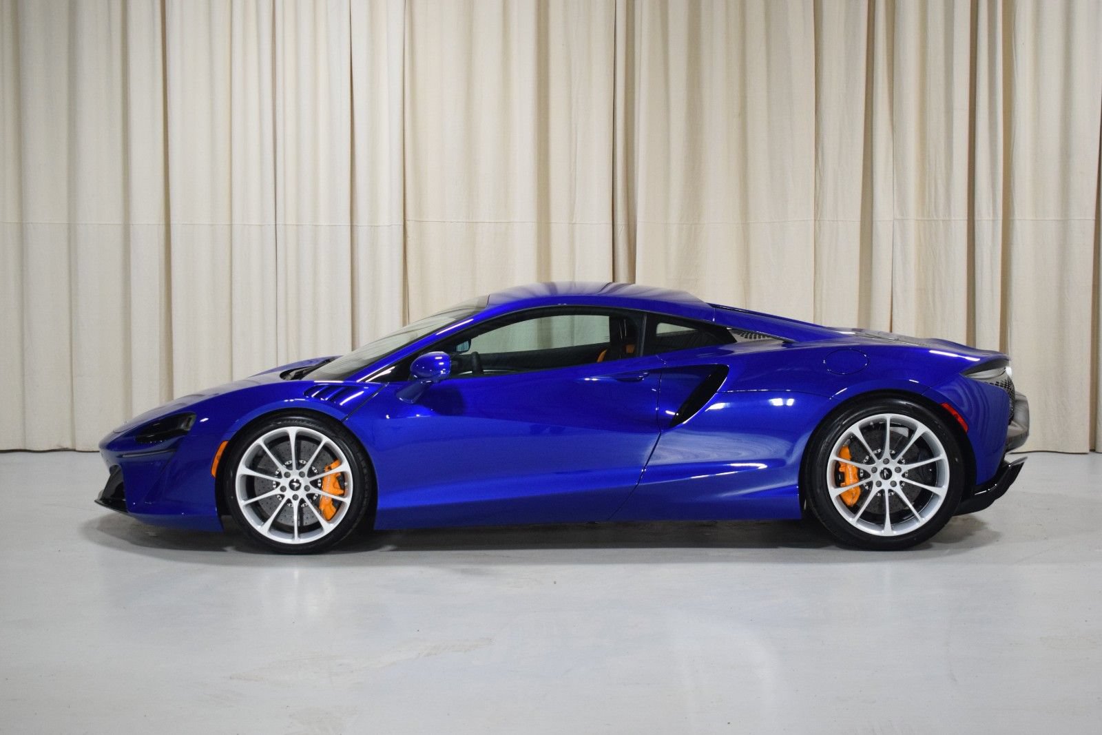 New 2026 McLaren Artura RWD image 5